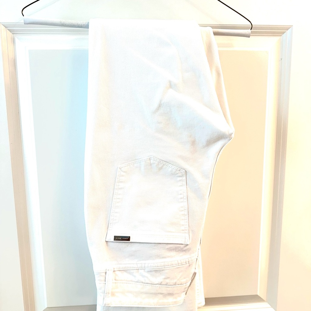 Classic White Boot Cut Jeans - Timeless Flare